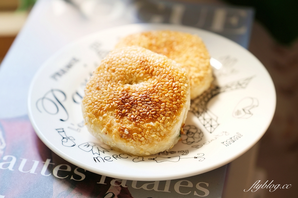 台北萬華｜萬大蟹殼黃．晚來吃不到，一個15元的美味，萬華20年老店 @飛天璇的口袋