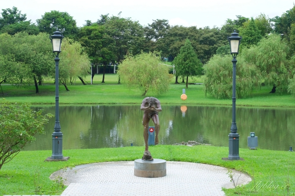台南仁德｜深藍咖啡館奇美博物館店．到博物館吃甜點，台南LV級千層蛋糕 @飛天璇的口袋