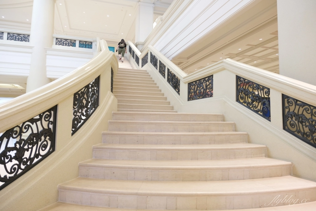 台南仁德｜深藍咖啡館奇美博物館店．到博物館吃甜點，台南LV級千層蛋糕 @飛天璇的口袋