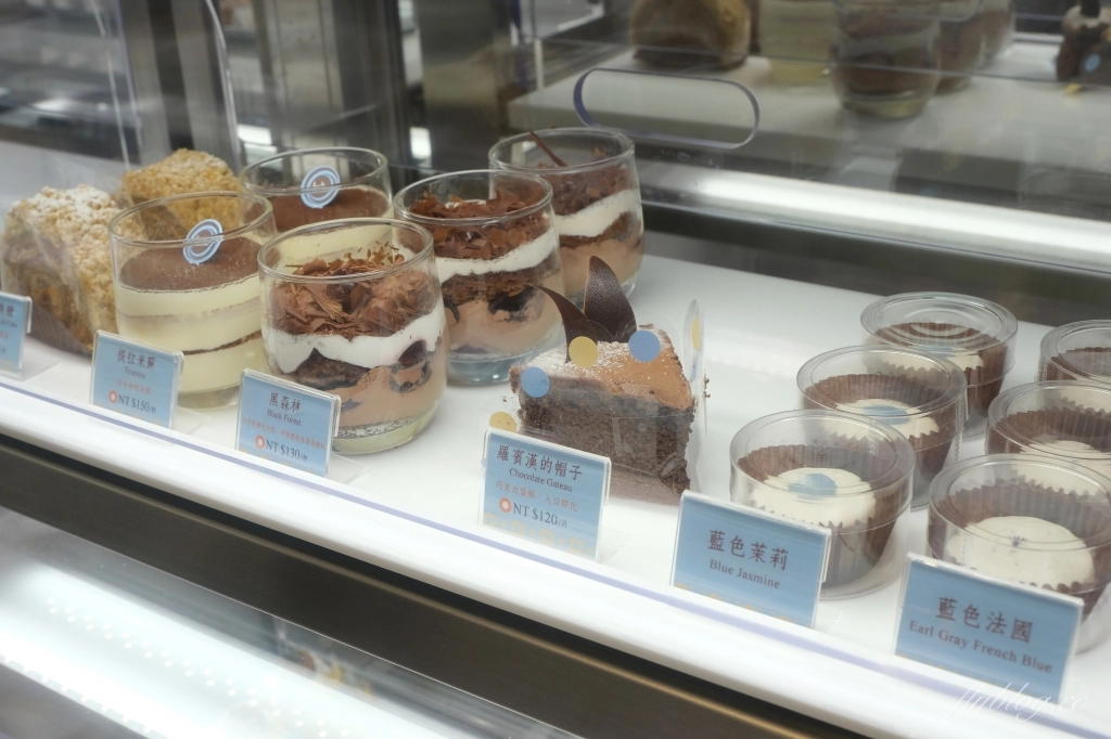 台南仁德｜深藍咖啡館奇美博物館店．到博物館吃甜點，台南LV級千層蛋糕 @飛天璇的口袋