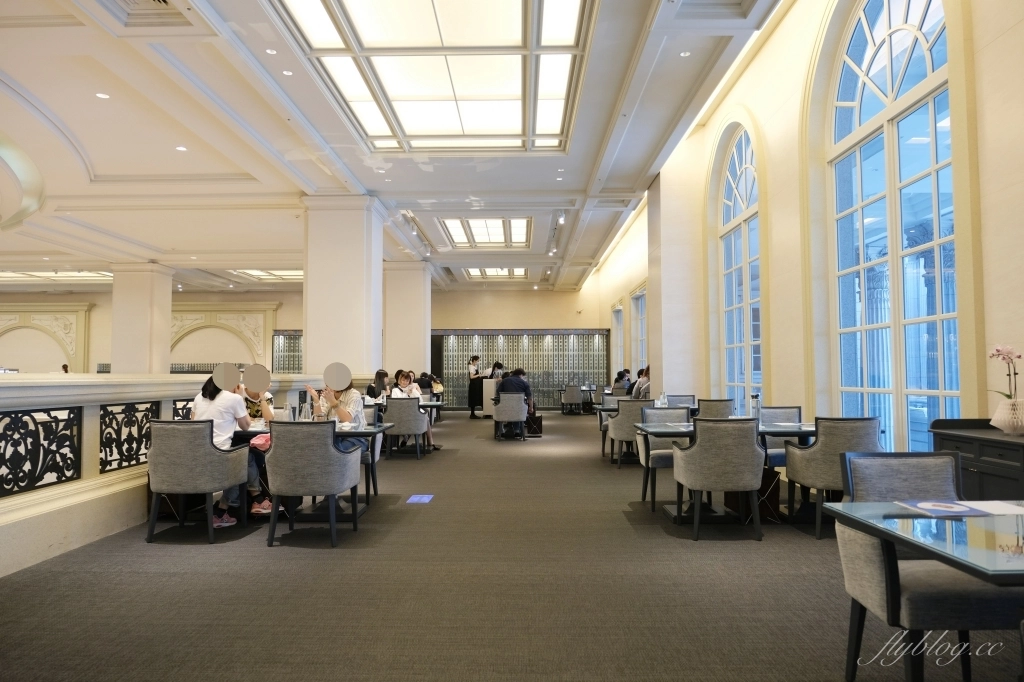 台南仁德｜深藍咖啡館奇美博物館店．到博物館吃甜點，台南LV級千層蛋糕 @飛天璇的口袋