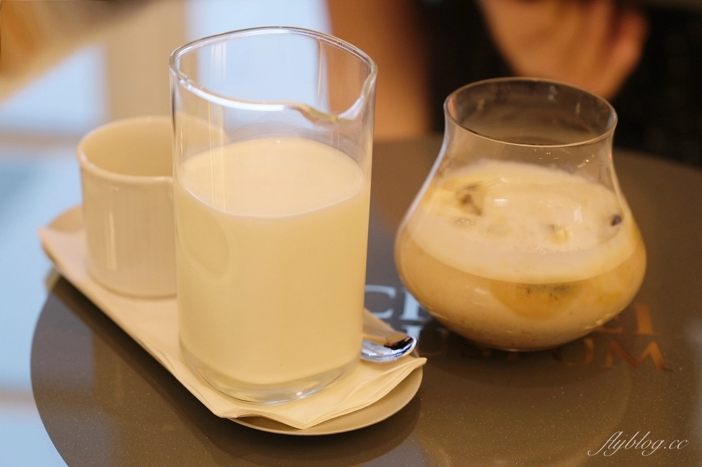 台南仁德｜深藍咖啡館奇美博物館店．到博物館吃甜點，台南LV級千層蛋糕 @飛天璇的口袋