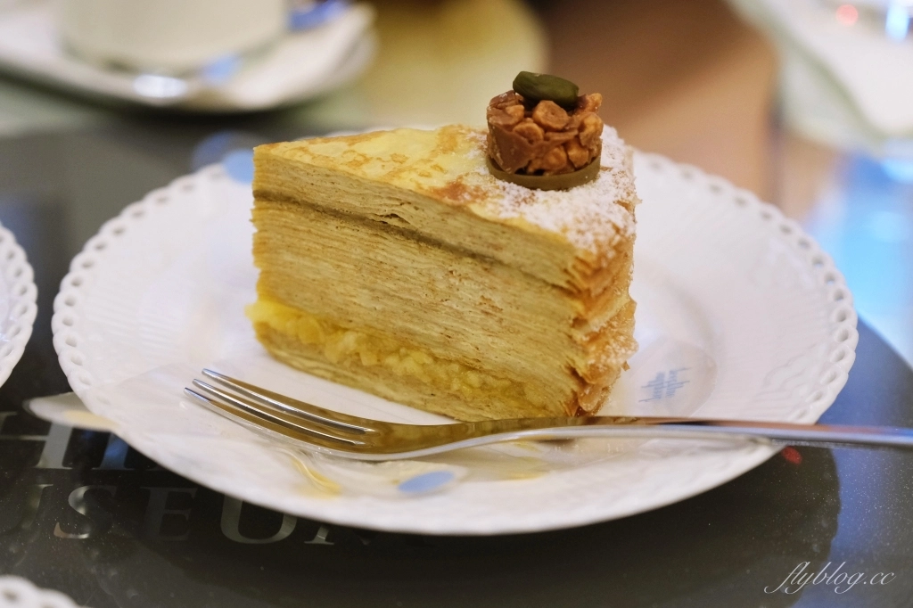 台南仁德｜深藍咖啡館奇美博物館店．到博物館吃甜點，台南LV級千層蛋糕 @飛天璇的口袋