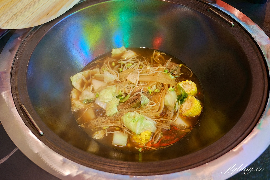 台中西區｜醉地府鐵鍋燉台中公益店．以陰間地府為主題，台南地府風餐廳進駐台中 @飛天璇的口袋