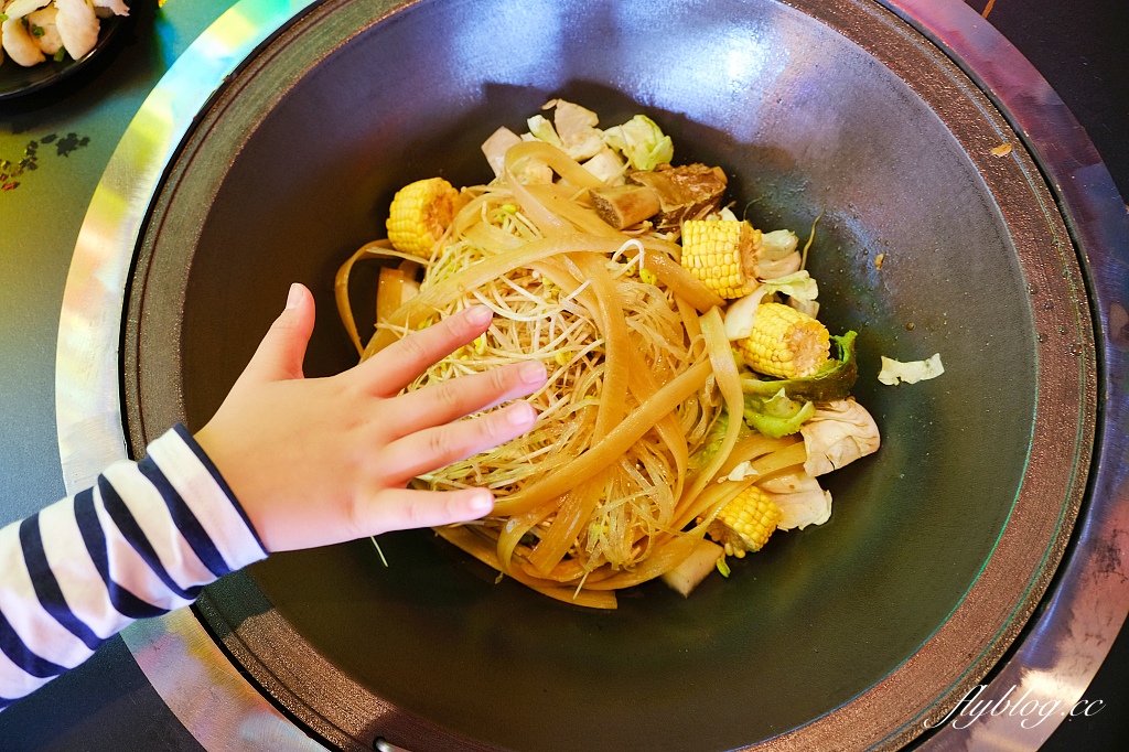 台中西區｜醉地府鐵鍋燉台中公益店．以陰間地府為主題，台南地府風餐廳進駐台中 @飛天璇的口袋