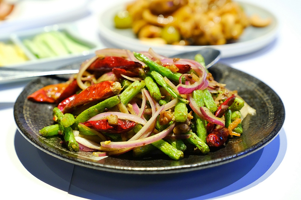 台南安平｜滿玥軒．台南新潮中式烤鴨餐廳，融入8大菜系的中華料理 @飛天璇的口袋