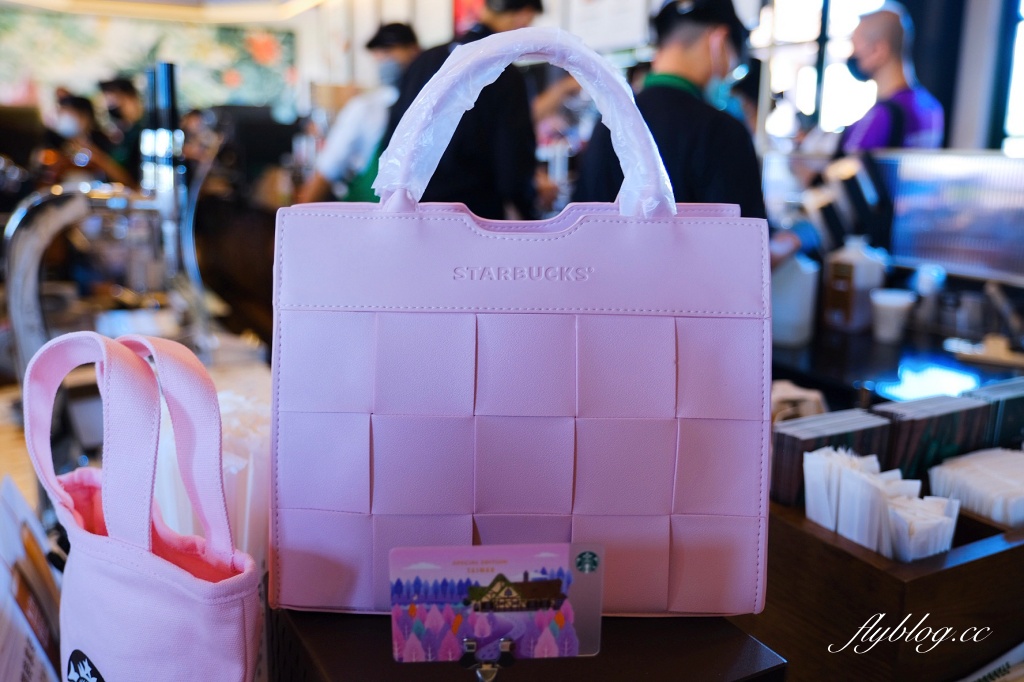 花蓮壽豐｜星巴克花蓮理想門市．宛如歐洲童話村，坐擁整面浪漫湖景 @飛天璇的口袋