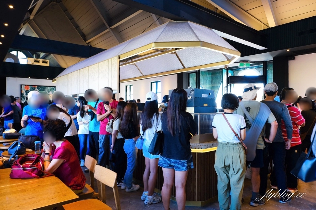 花蓮壽豐｜星巴克花蓮理想門市．宛如歐洲童話村，坐擁整面浪漫湖景 @飛天璇的口袋