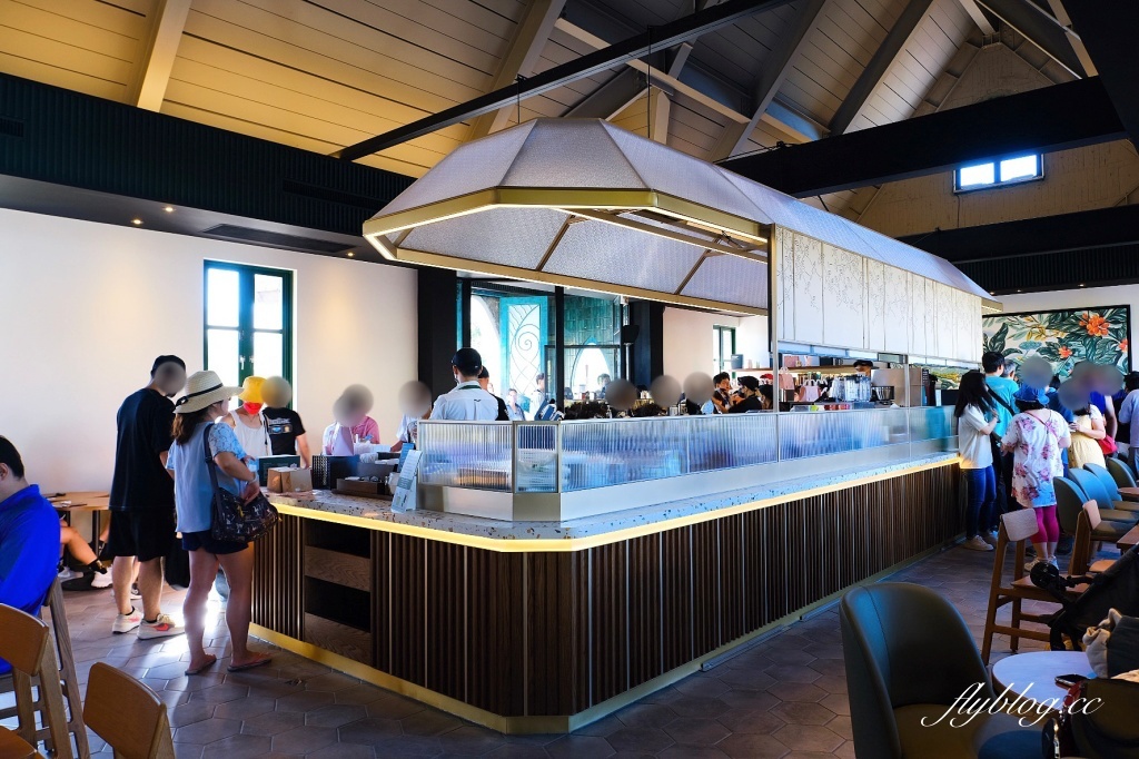 花蓮壽豐｜星巴克花蓮理想門市．宛如歐洲童話村，坐擁整面浪漫湖景 @飛天璇的口袋