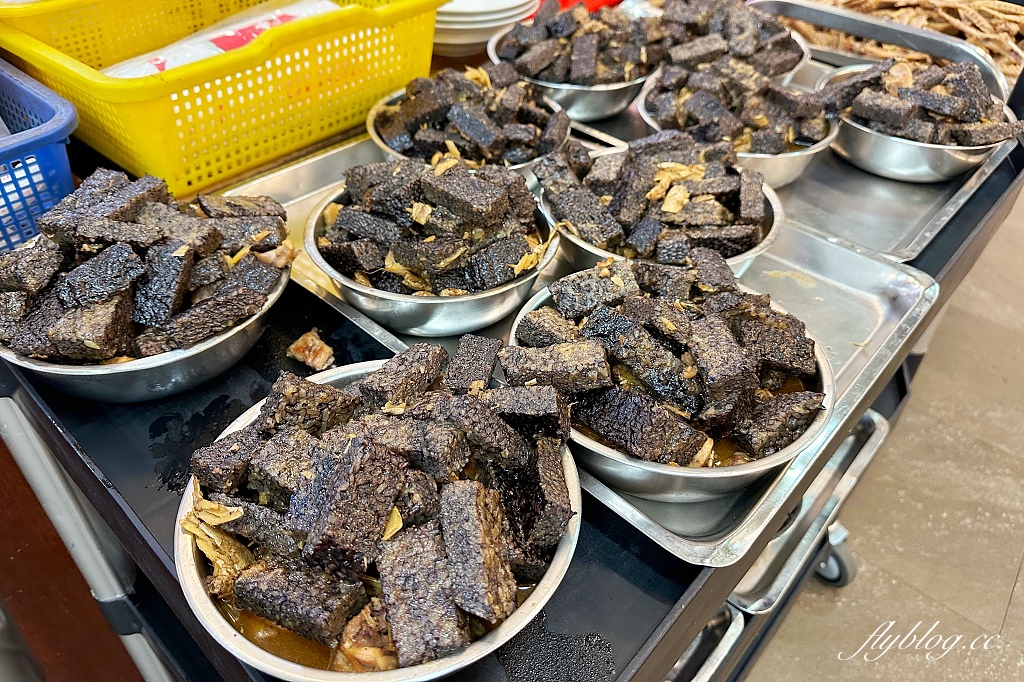 台中梧棲｜梧棲來來海鮮餐廳．梧棲高CP值海鮮熱炒，光是免費招待的就半桌了 @飛天璇的口袋