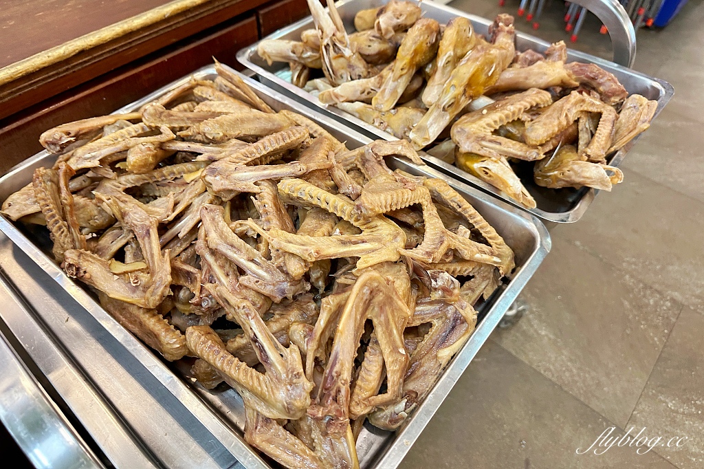 台中梧棲|梧棲來來海鮮餐廳.梧棲高CP值海鮮熱炒,光是免費招待的就半桌了 @飛天璇的口袋 台中梧棲|梧棲來來海鮮餐廳.梧棲高CP值海鮮熱炒,光是免費招待的就半桌了 @飛天璇的口袋