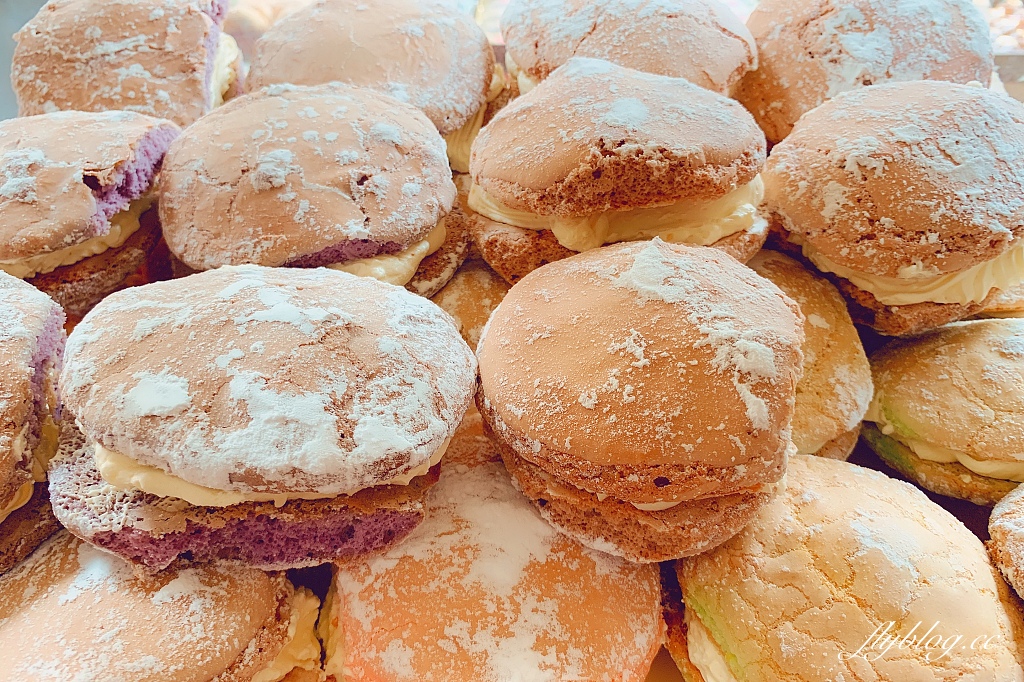 南投埔里｜惠豐麵包店．15公分巨大版馬卡龍，IG必拍彩色馬卡龍牆 @飛天璇的口袋