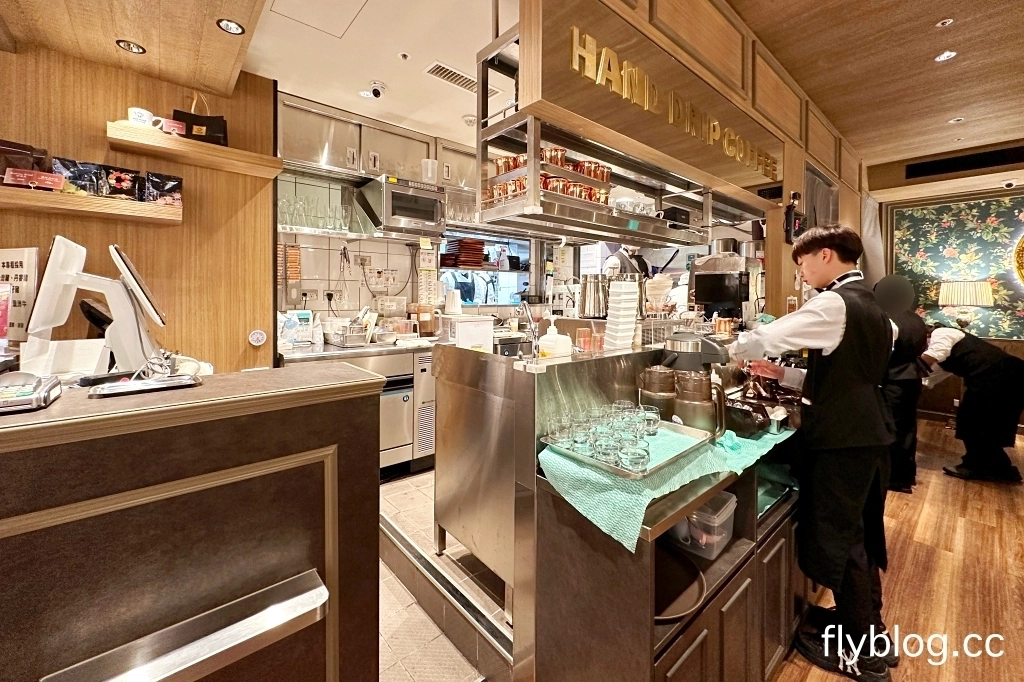 台中西屯｜星乃珈琲店 台中中港店．來自名古屋的連鎖咖啡館．必點舒芙蕾鬆餅和熱蛋糕 @飛天璇的口袋