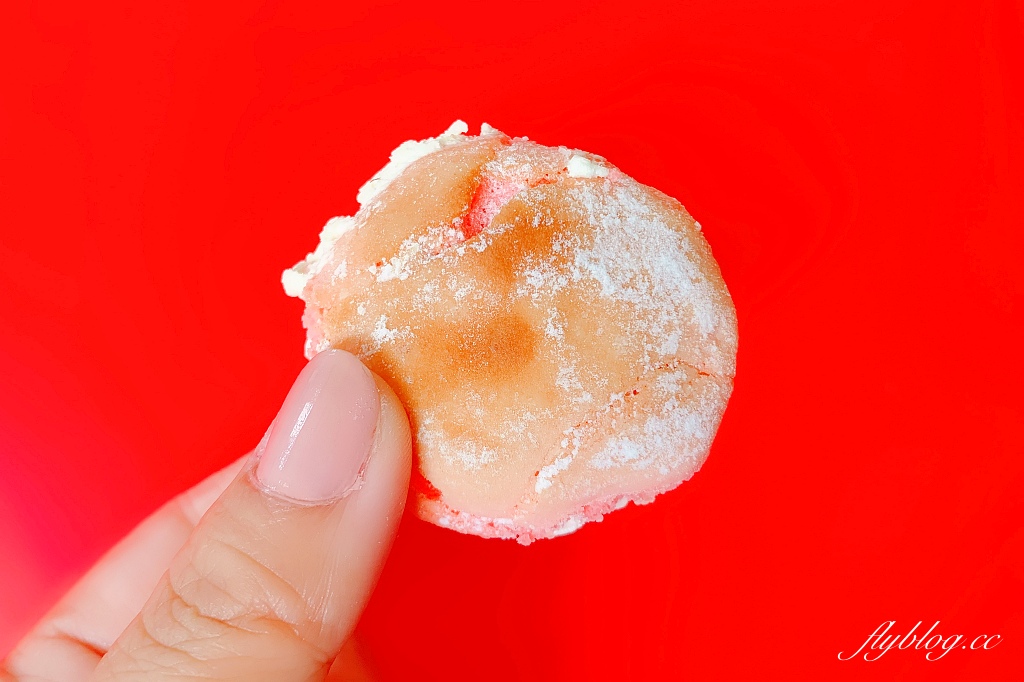 南投埔里｜惠豐麵包店．15公分巨大版馬卡龍，IG必拍彩色馬卡龍牆 @飛天璇的口袋