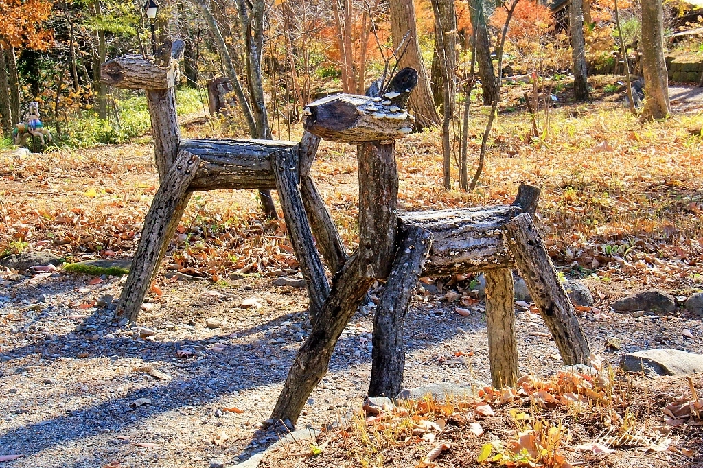 日本山梨｜清里萌木之村．充滿歐洲風情的童話小鎮，日本唯一森林裡的旋轉木馬 @飛天璇的口袋