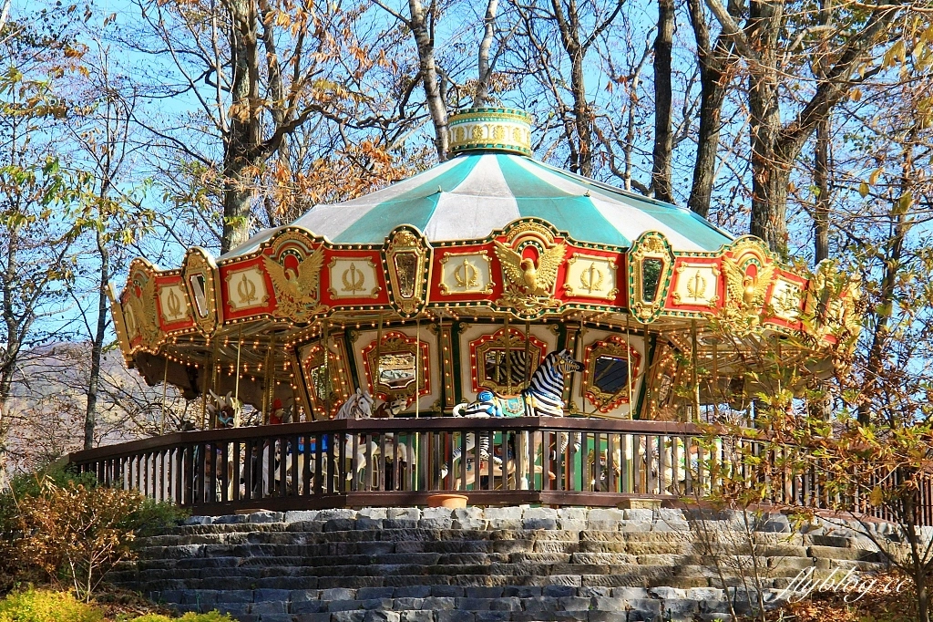 日本山梨｜清里萌木之村．充滿歐洲風情的童話小鎮，日本唯一森林裡的旋轉木馬 @飛天璇的口袋