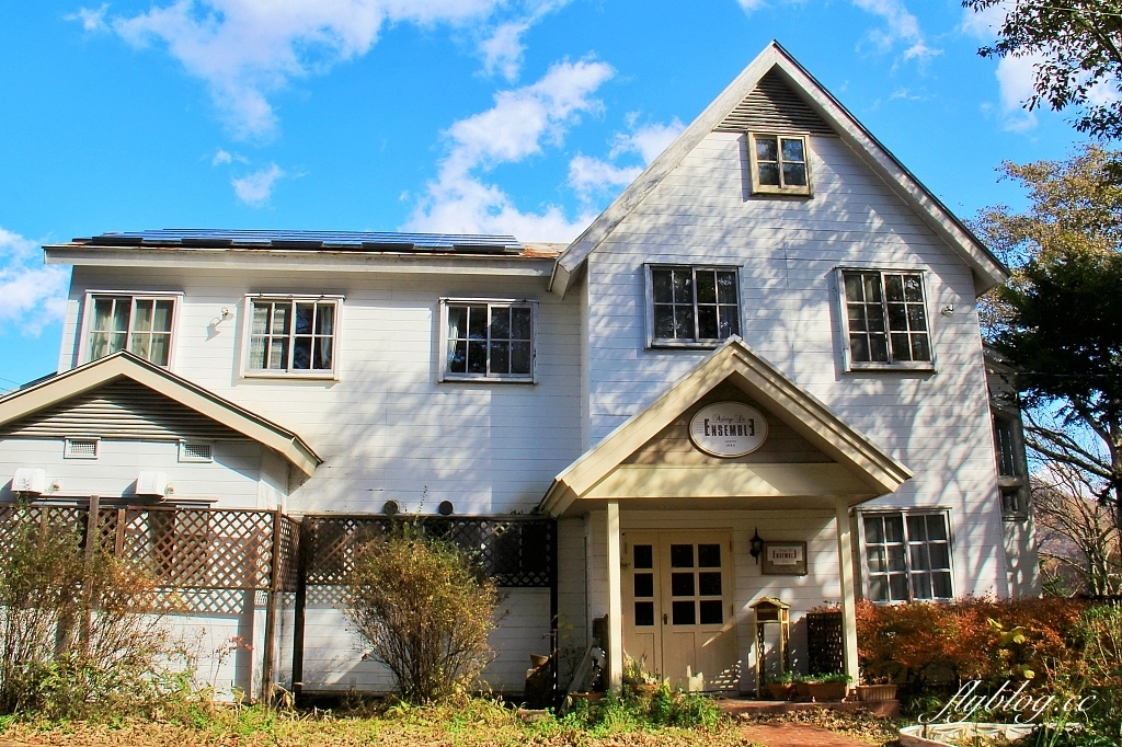 日本山梨｜清里萌木之村．充滿歐洲風情的童話小鎮，日本唯一森林裡的旋轉木馬 @飛天璇的口袋