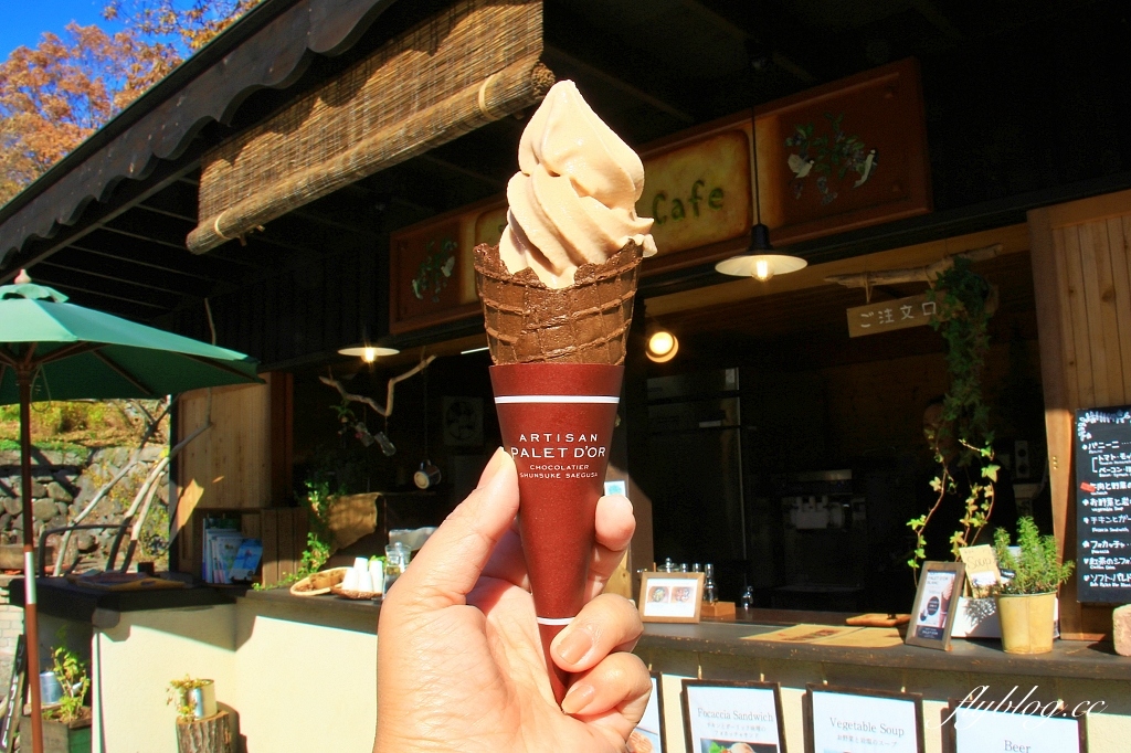 日本山梨｜清里萌木之村．充滿歐洲風情的童話小鎮，日本唯一森林裡的旋轉木馬 @飛天璇的口袋