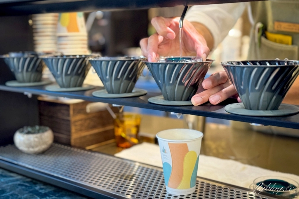 桃園大園｜興波咖啡．桃園機場第二航廈，出境前品嚐一杯世界雙料冠軍咖啡 @飛天璇的口袋