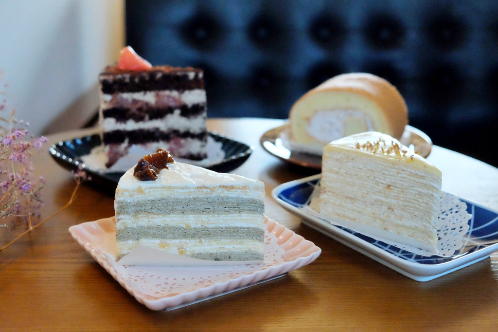 台中梧棲｜此時甜點店．一個禮拜只營業四天，手作千層蛋糕．每天供應不同的口味 @飛天璇的口袋