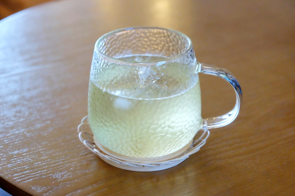 台中梧棲｜此時甜點店．一個禮拜只營業四天，手作千層蛋糕．每天供應不同的口味 @飛天璇的口袋