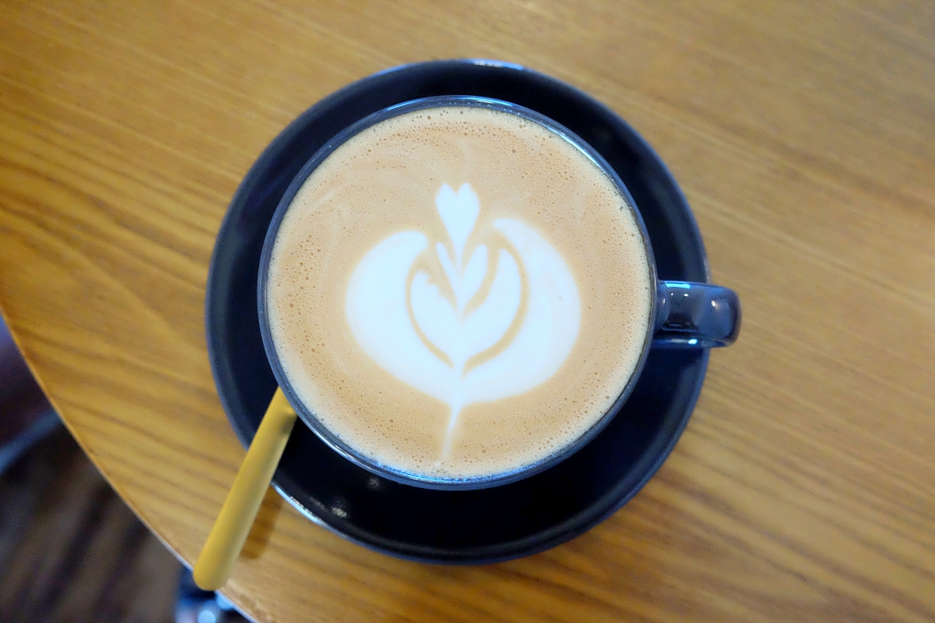 台中梧棲｜此時甜點店．一個禮拜只營業四天，手作千層蛋糕．每天供應不同的口味 @飛天璇的口袋