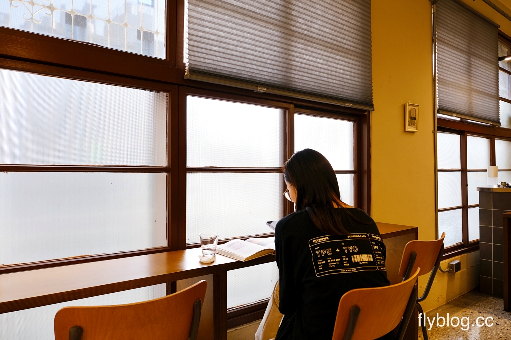 台中西區｜著手咖啡 Coffee Intro 2.0．專業烘豆團隊，審計新村周邊咖啡館 @飛天璇的口袋