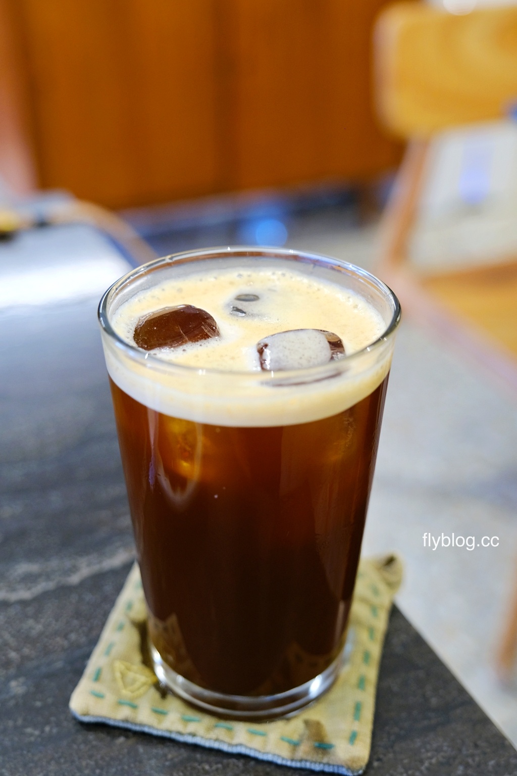 台中西區｜著手咖啡 Coffee Intro 2.0．專業烘豆團隊，審計新村周邊咖啡館 @飛天璇的口袋