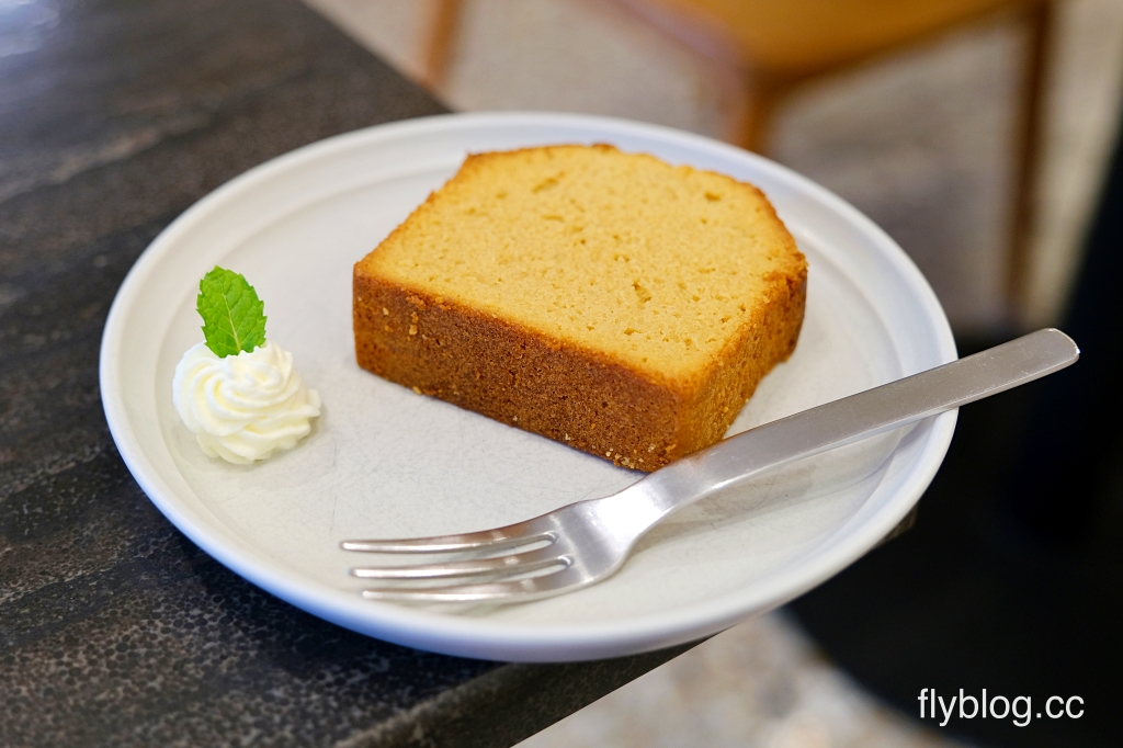 台中西區｜著手咖啡 Coffee Intro 2.0．專業烘豆團隊，審計新村周邊咖啡館 @飛天璇的口袋