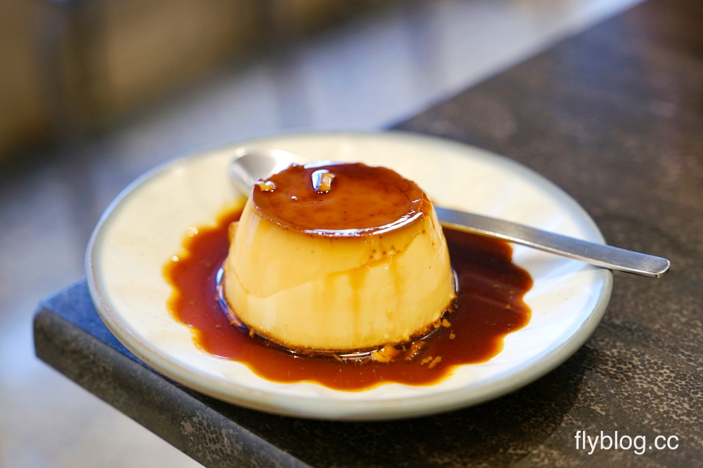 台中西區｜著手咖啡 Coffee Intro 2.0．專業烘豆團隊，審計新村周邊咖啡館 @飛天璇的口袋