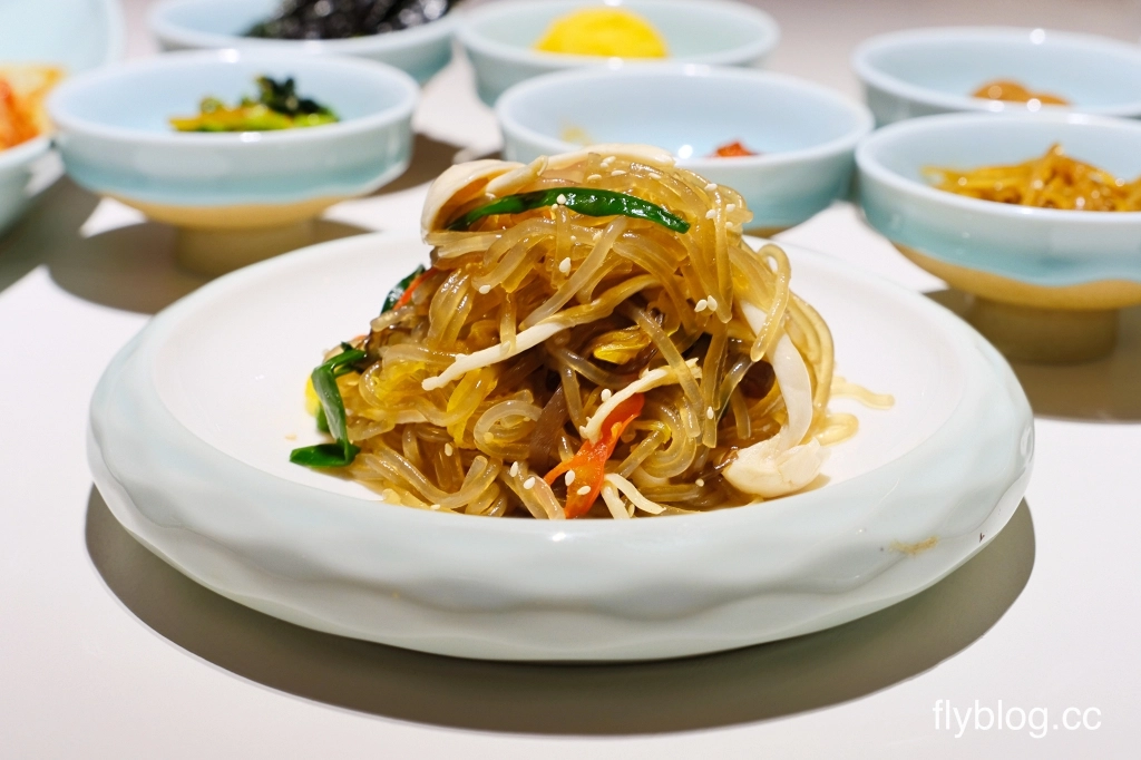 台中西屯｜屋馬金韓食．台灣大道橘紅建築新亮點，屋馬韓式料理新品牌 @飛天璇的口袋