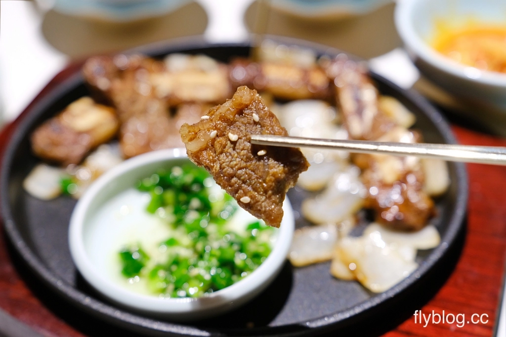 台中西屯｜屋馬金韓食．台灣大道橘紅建築新亮點，屋馬韓式料理新品牌 @飛天璇的口袋