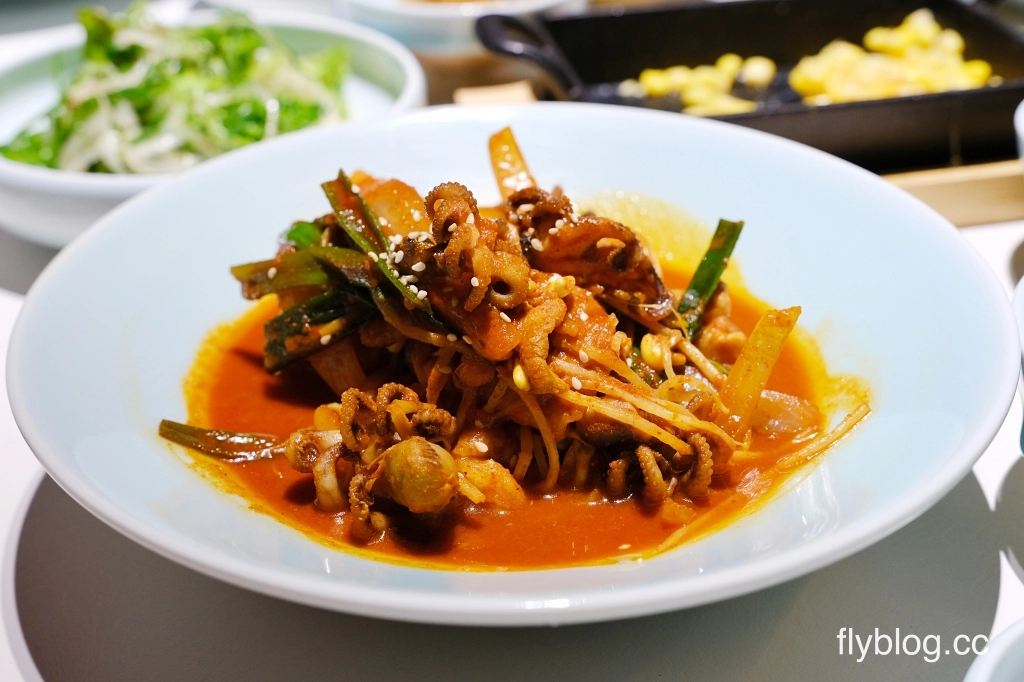 台中西屯｜屋馬金韓食．台灣大道橘紅建築新亮點，屋馬韓式料理新品牌 @飛天璇的口袋