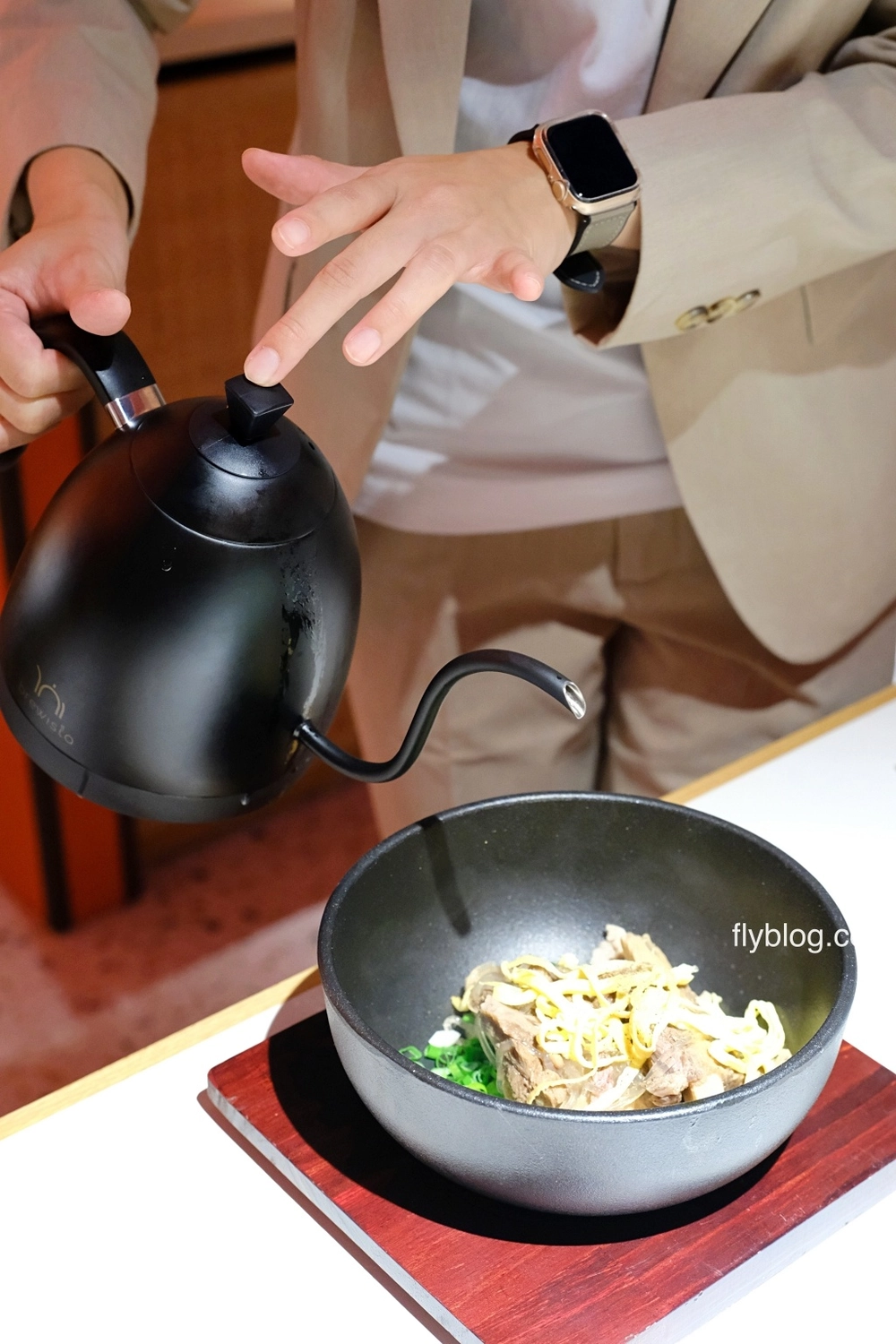 台中西屯｜屋馬金韓食．台灣大道橘紅建築新亮點，屋馬韓式料理新品牌 @飛天璇的口袋