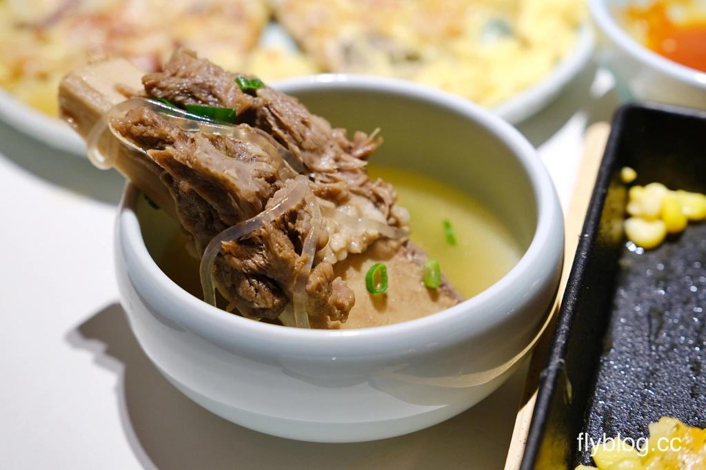 台中西屯｜屋馬金韓食．台灣大道橘紅建築新亮點，屋馬韓式料理新品牌 @飛天璇的口袋