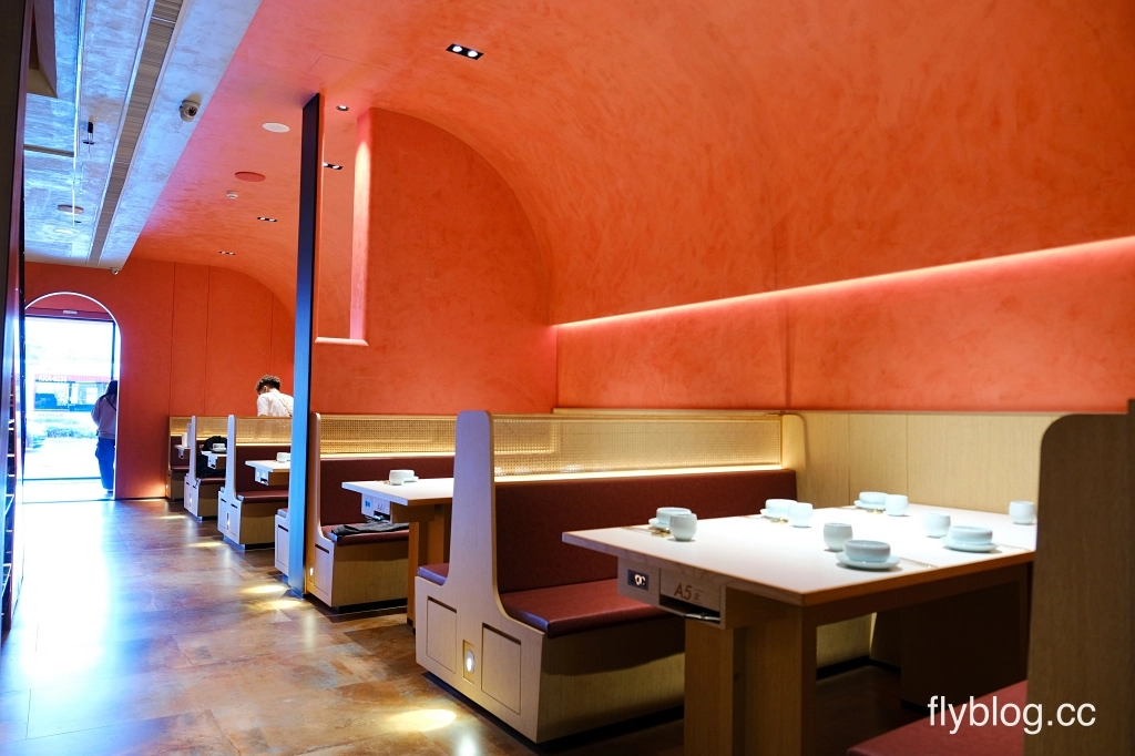 台中西屯｜屋馬金韓食．台灣大道橘紅建築新亮點，屋馬韓式料理新品牌 @飛天璇的口袋