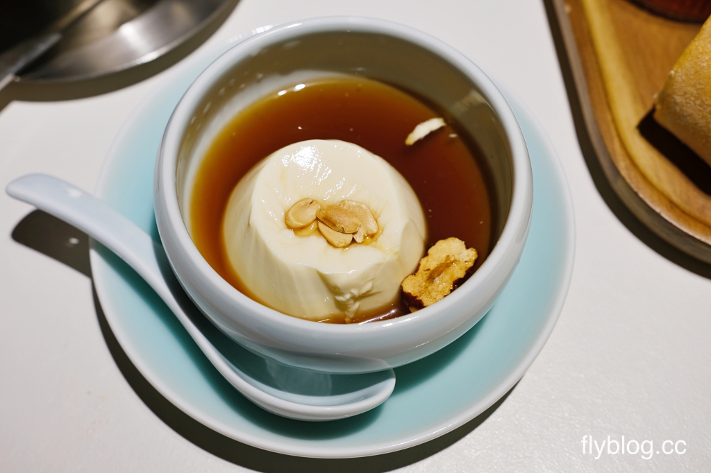 台中西屯｜屋馬金韓食．台灣大道橘紅建築新亮點，屋馬韓式料理新品牌 @飛天璇的口袋