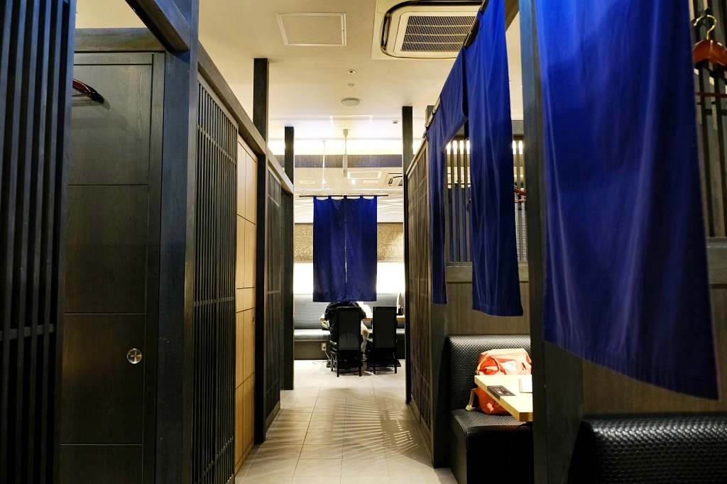 日本福岡｜大山牛腸鍋 KITTE博多店 もつ鍋 おおやま．博多必吃牛腸鍋，JR博多車站步行3分鐘 @飛天璇的口袋