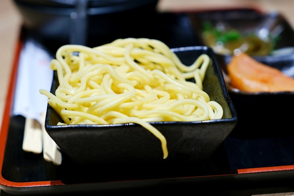 日本福岡｜大山牛腸鍋 KITTE博多店 もつ鍋 おおやま．博多必吃牛腸鍋，JR博多車站步行3分鐘 @飛天璇的口袋