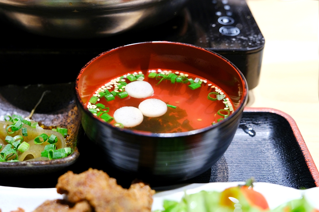 日本福岡｜大山牛腸鍋 KITTE博多店 もつ鍋 おおやま．博多必吃牛腸鍋，JR博多車站步行3分鐘 @飛天璇的口袋