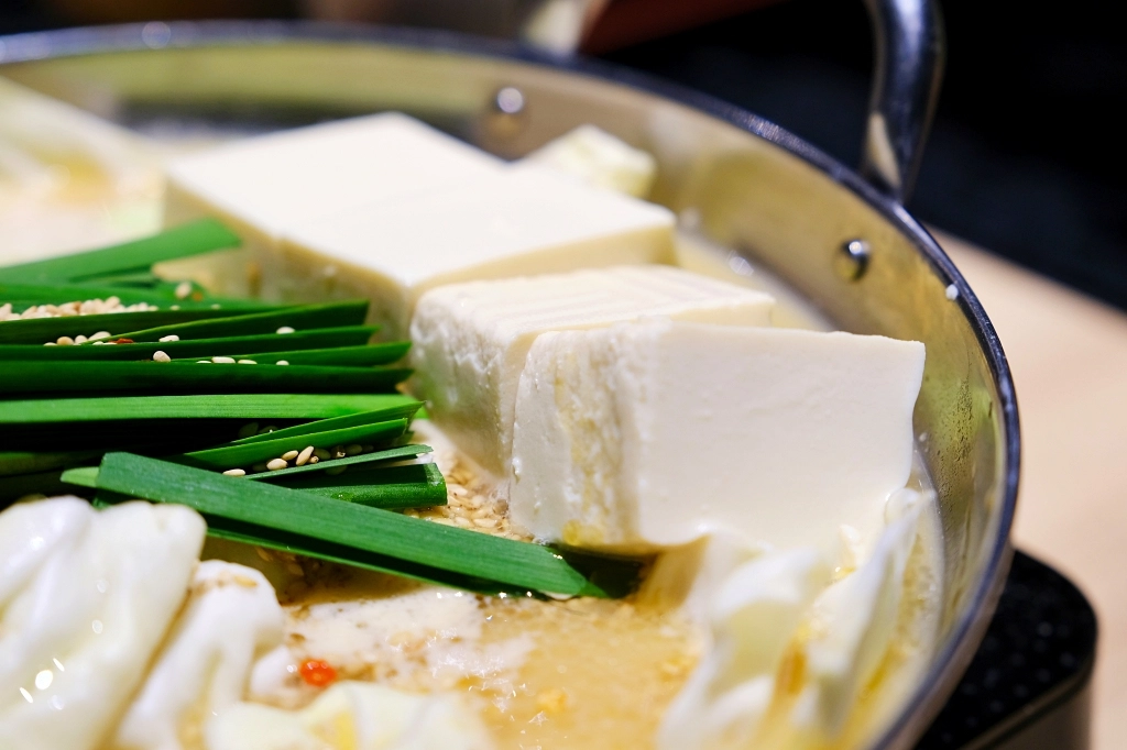 日本福岡｜大山牛腸鍋 KITTE博多店 もつ鍋 おおやま．博多必吃牛腸鍋，JR博多車站步行3分鐘 @飛天璇的口袋