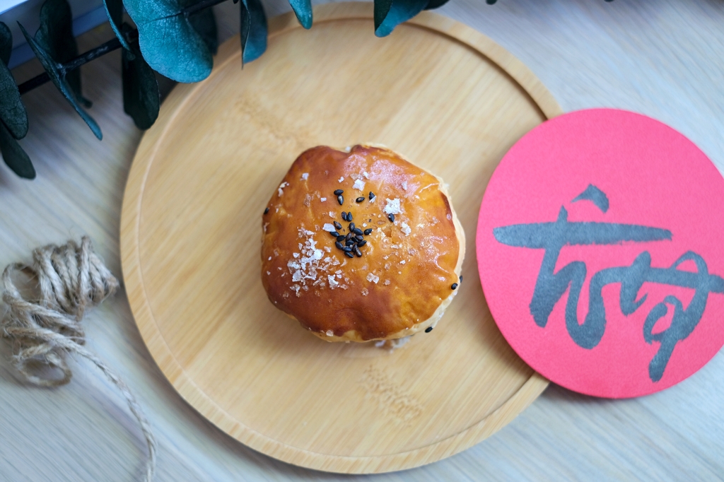 台中西區｜Mr.啃．秒殺式的搶購聖品，台中超人氣甜燒餅 @飛天璇的口袋