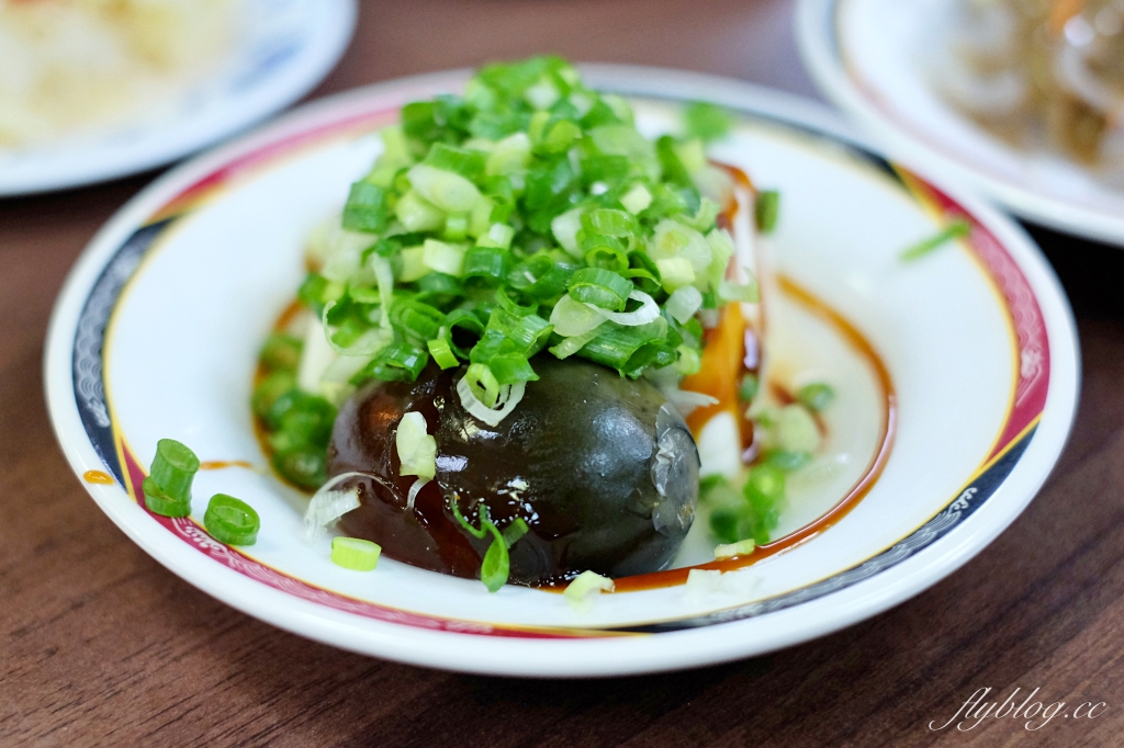 台北萬華｜老山東牛肉麵．西門町萬年大樓地下室，米其林必比登牛肉麵 @飛天璇的口袋