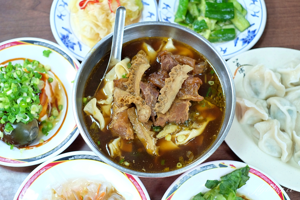 台北萬華｜老山東牛肉麵．西門町萬年大樓地下室，米其林必比登牛肉麵 @飛天璇的口袋