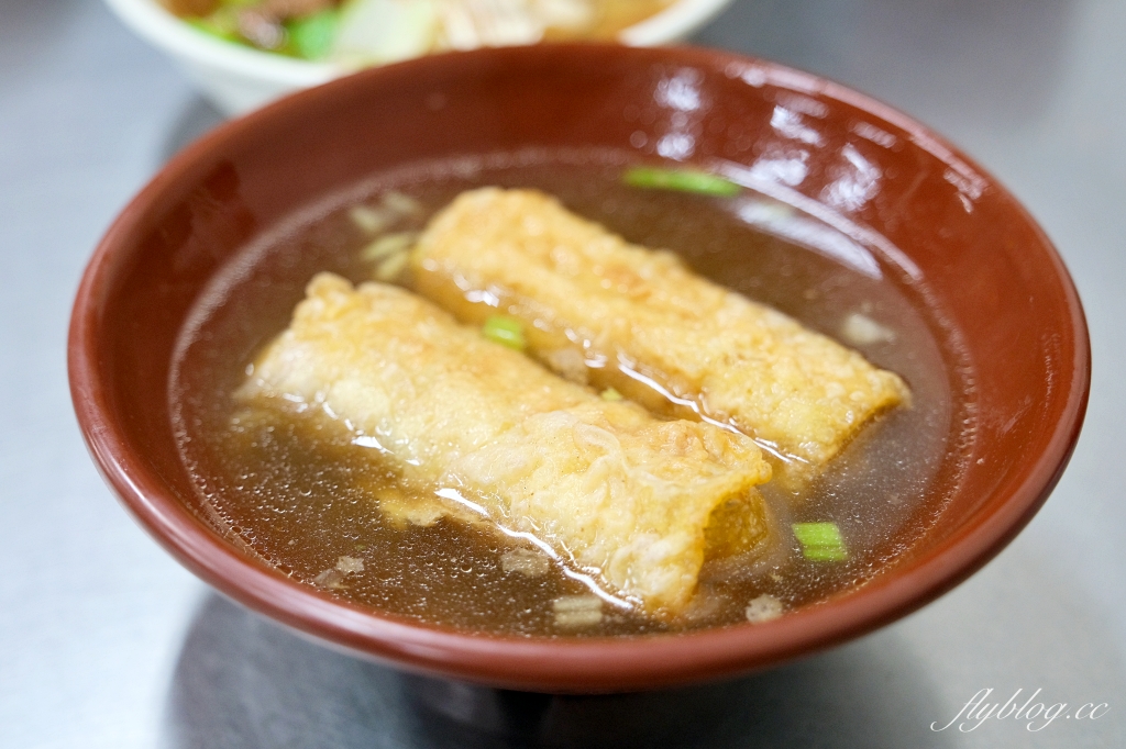 台中中區｜柳川素食麵．搬家了！第二市場人氣素食麵，太晚來東西就賣光了 @飛天璇的口袋