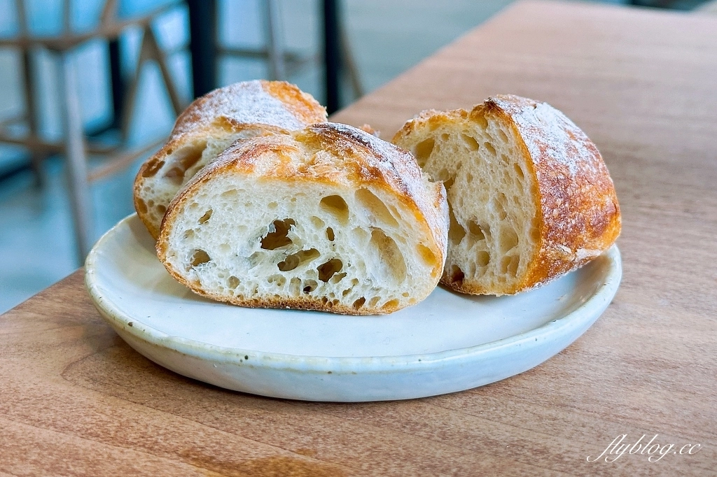 台中北屯｜藍色貝蕾 Le B&eacute;ret Bleu ．結合法式麵包與法式料理餐廳，不定期更換菜色 @飛天璇的口袋