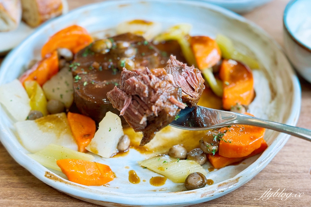 台中北屯｜藍色貝蕾 Le B&eacute;ret Bleu ．結合法式麵包與法式料理餐廳，不定期更換菜色 @飛天璇的口袋