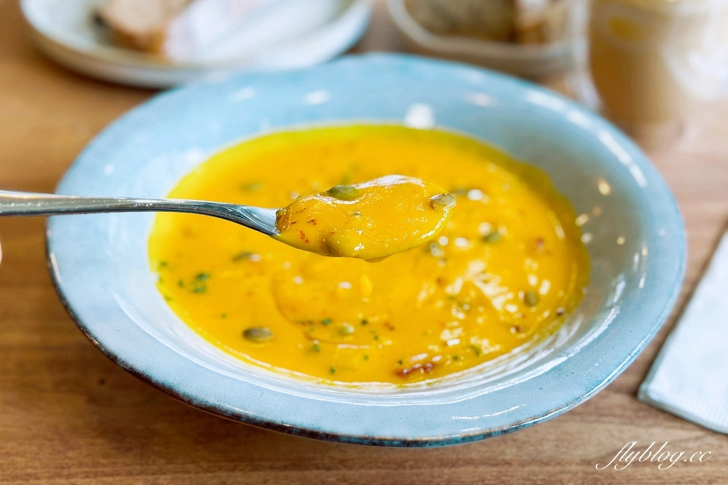 台中北屯｜藍色貝蕾 Le B&eacute;ret Bleu ．結合法式麵包與法式料理餐廳，不定期更換菜色 @飛天璇的口袋