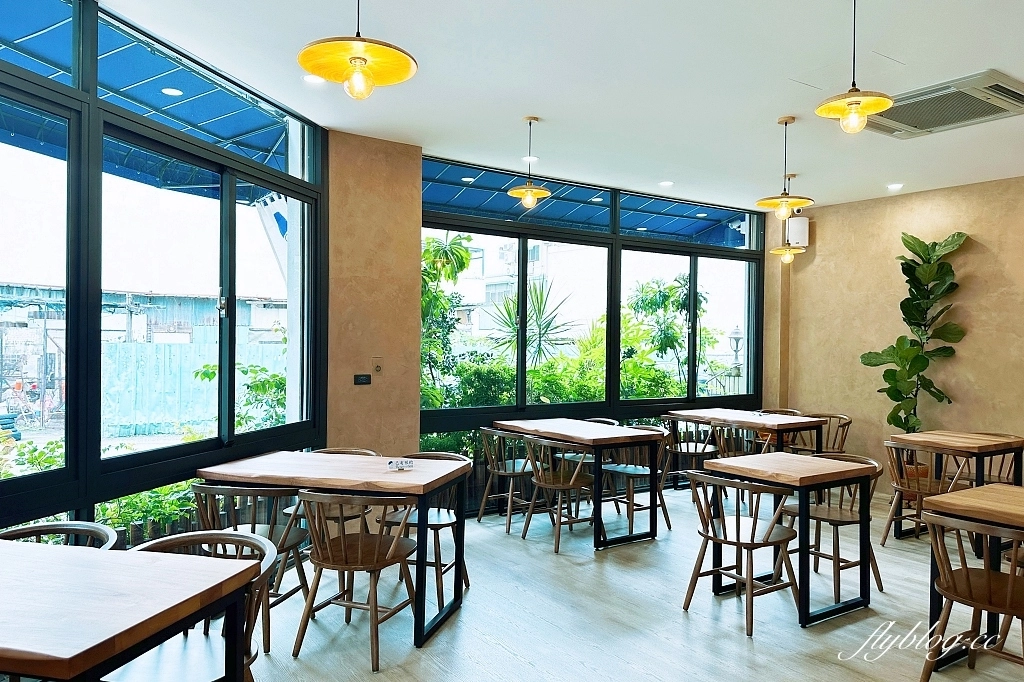 台中北屯｜藍色貝蕾 Le B&eacute;ret Bleu ．結合法式麵包與法式料理餐廳，不定期更換菜色 @飛天璇的口袋