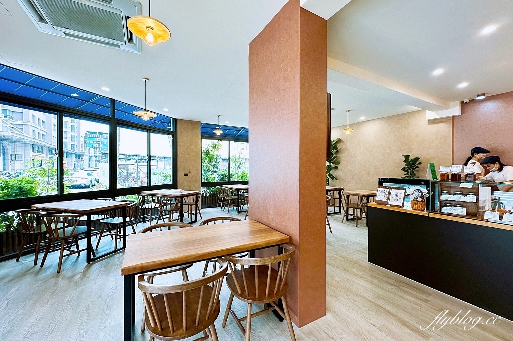 台中北屯｜藍色貝蕾 Le B&eacute;ret Bleu ．結合法式麵包與法式料理餐廳，不定期更換菜色 @飛天璇的口袋